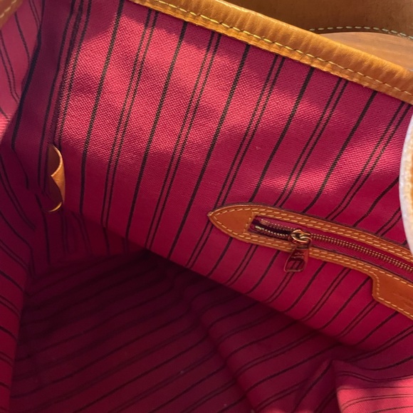 Authentic Louis Vuitton - Picture 2 of 5